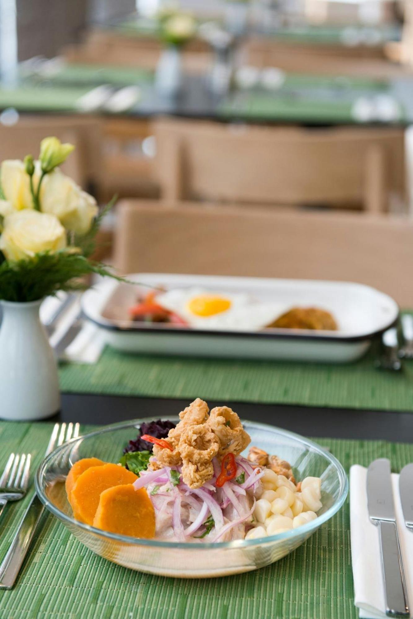 คอร์ตยาร์ด ลิมา มิราฟลอเรส Hotel ภายนอก รูปภาพ
